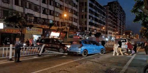 吃瓜在围栏上,揭秘日常生活中的趣味瞬间