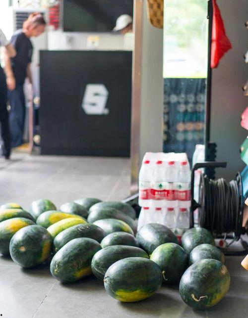 v x吃瓜,揭秘娱乐圈最新热点事件