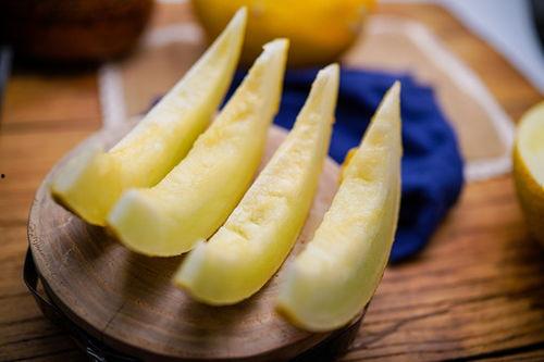 吃冰糖雪梨瓜视频,清甜解暑，美味养生新选择