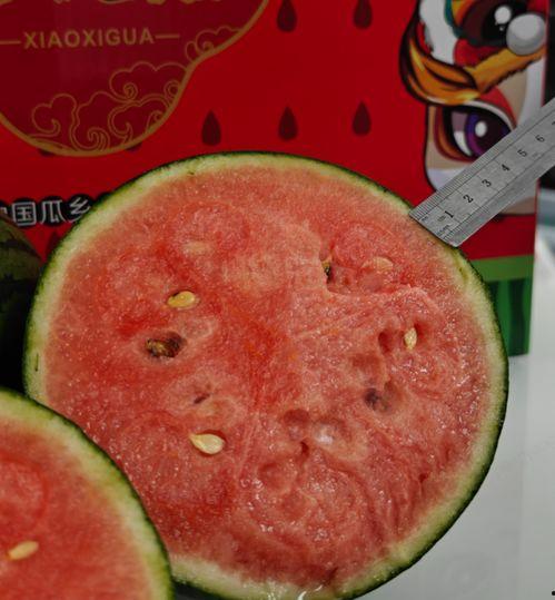 最新吃瓜信息,神秘恋情曝光，明星夫妻疑分手？