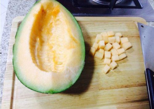 哈密瓜可以煮着吃吗吗,煮着吃的独特风味探索