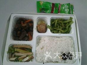 财富广场吃瓜,吃瓜群众的欢乐盛宴